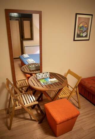 Гостевой дом Apartments Mery Колашин Трехместный номер с балконом-3